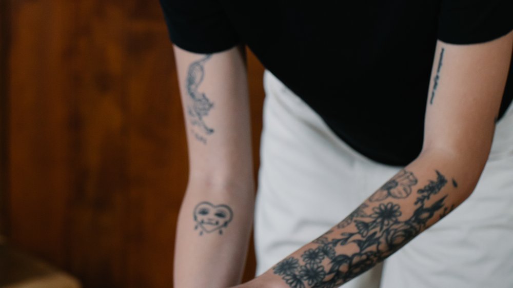 tattoo schattierungen arm